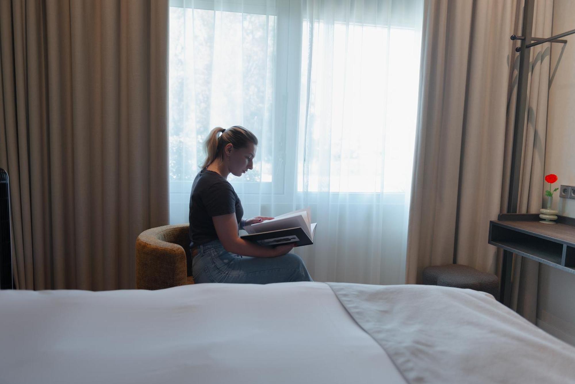 Boutique Hotel Herbergh Amsterdam Airport Free Parking Badhoevedorp Exteriör bild