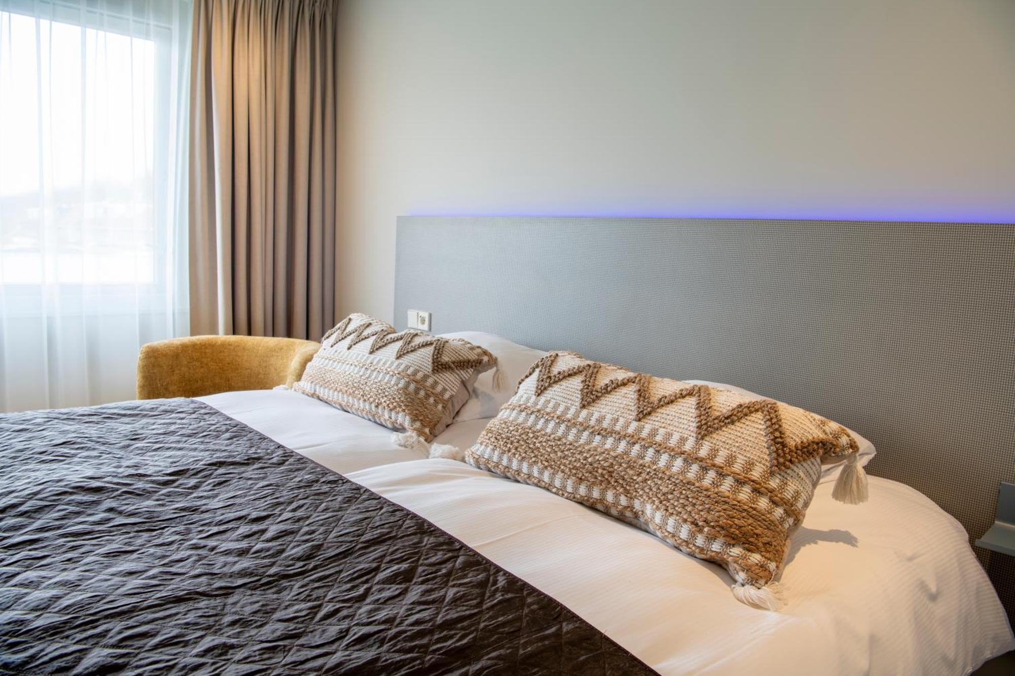 Boutique Hotel Herbergh Amsterdam Airport Free Parking Badhoevedorp Exteriör bild