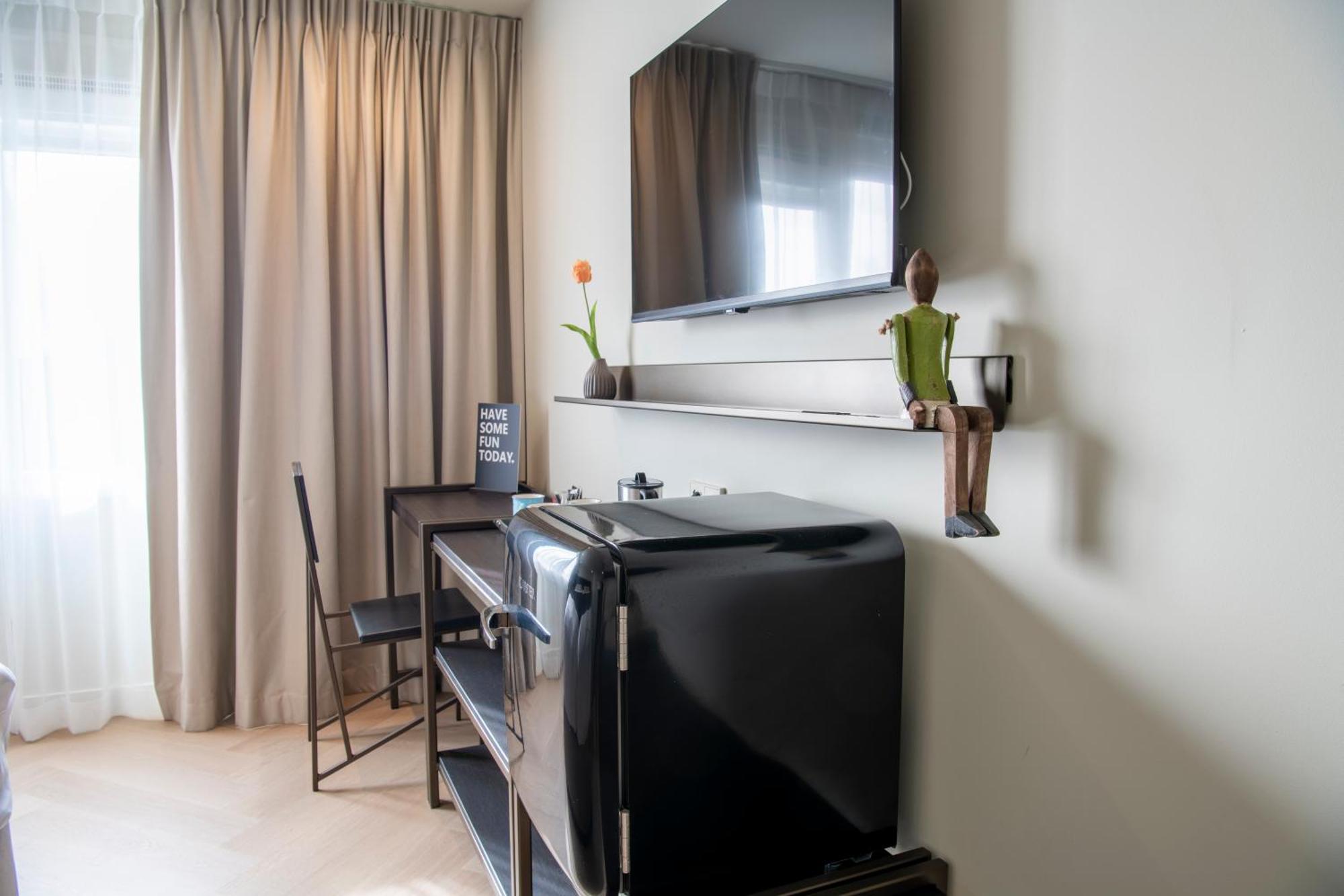 Boutique Hotel Herbergh Amsterdam Airport Free Parking Badhoevedorp Exteriör bild