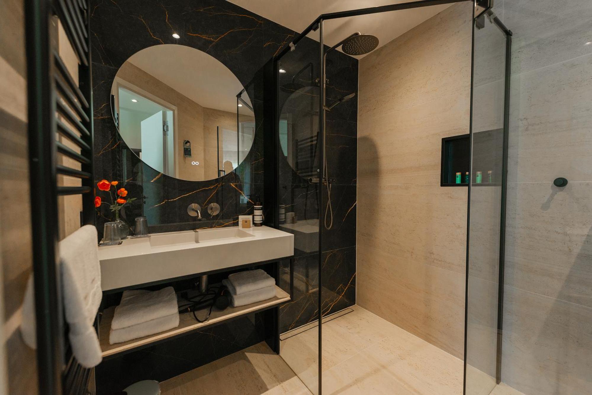 Boutique Hotel Herbergh Amsterdam Airport Free Parking Badhoevedorp Exteriör bild