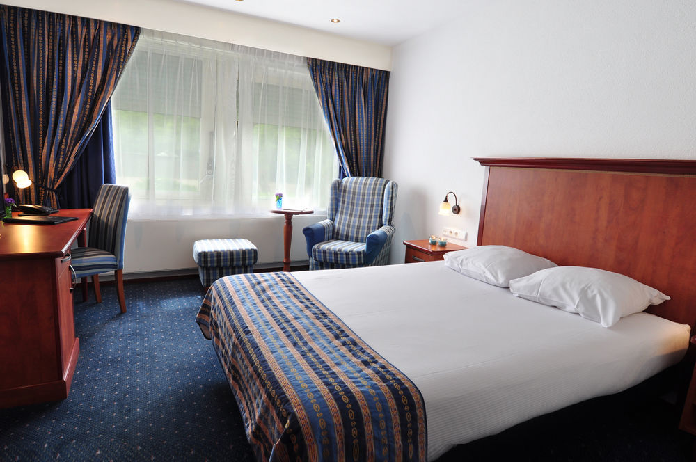 Boutique Hotel Herbergh Amsterdam Airport Free Parking Badhoevedorp Exteriör bild